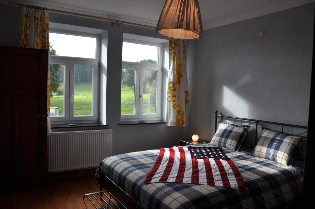 Santa Fe - Lutrebois Bed & Breakfast Bastogne Bagian luar foto
